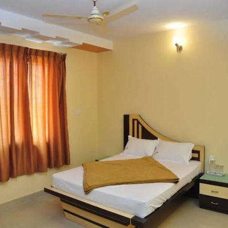 7 Hills Inn Tirupati Buitenkant foto