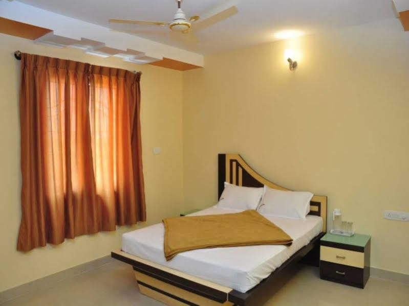 7 Hills Inn Tirupati Buitenkant foto